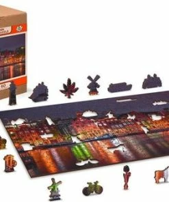 Wooden City Amsterdam Bij Nacht XL - Houten Vormpuzzel - 52x38 Cm - 600 Stukjes -Goedkope puzzels winkel 550x335 3